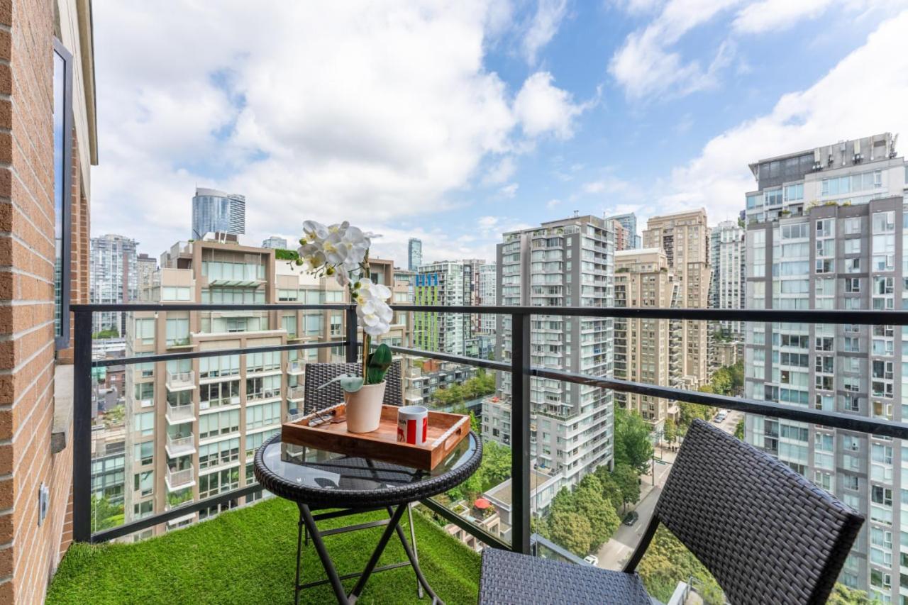 Cozy 1 Bdr Apartment Located In Yaletown Area With City View Vancouver Bagian luar foto