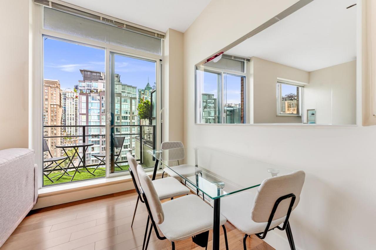 Cozy 1 Bdr Apartment Located In Yaletown Area With City View Vancouver Bagian luar foto